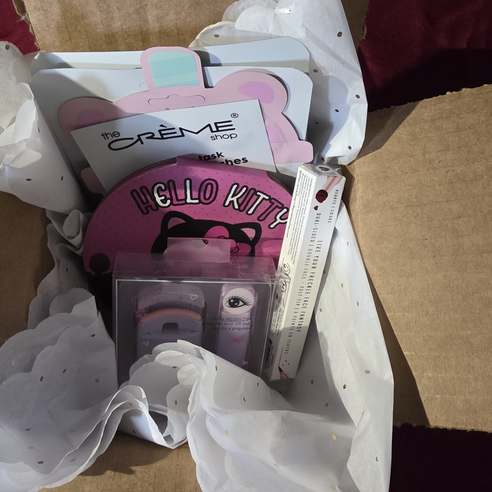 Crème Beary Clear Skin Pink Under-Eye & Face Mask Set - Picture 3 of 3